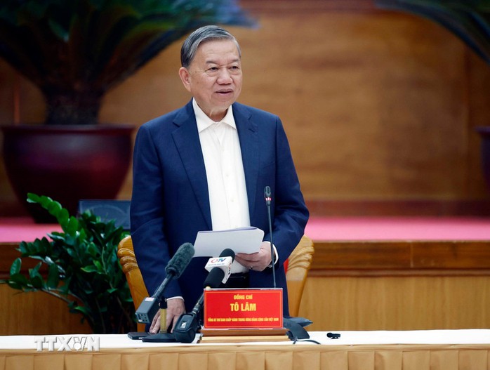 Tổng Bí thư Tô Lâm và Thủ tướng Phạm minh chính làm việc với Tỉnh ủy Quảng Ninh - Ảnh 2. Tổng Bí thư Tô Lâm và Thủ tướng Phạm minh chính làm việc với Tỉnh ủy Quảng Ninh - Ảnh 2.