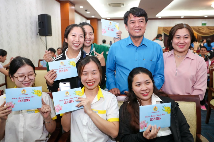 B&iacute; thư Trần Lưu Quang động vi&ecirc;n người lao động trước thềm Tết Nguy&ecirc;n đ&aacute;n - Ảnh 5.
