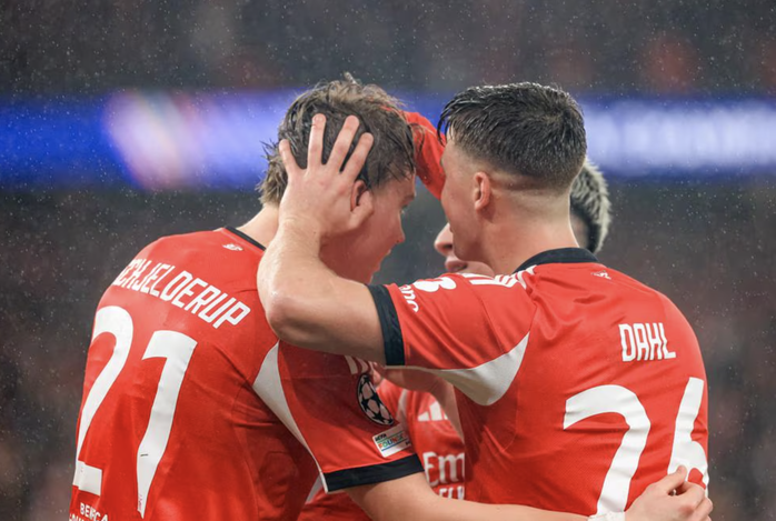 Thủ m&ocirc;n lập si&ecirc;u phẩm, Benfica quật ng&atilde; Real Madrid đoạt v&eacute; play-off - Ảnh 3.