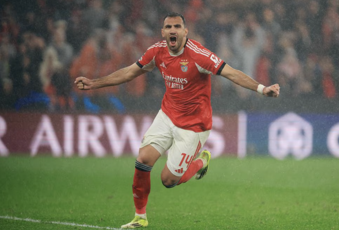 Thủ m&ocirc;n lập si&ecirc;u phẩm, Benfica quật ng&atilde; Real Madrid đoạt v&eacute; play-off - Ảnh 4.