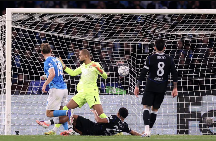 Chelsea ngược dòng kỳ vĩ, Napoli ngậm ngùi dừng bước Champions League - Ảnh 3.
