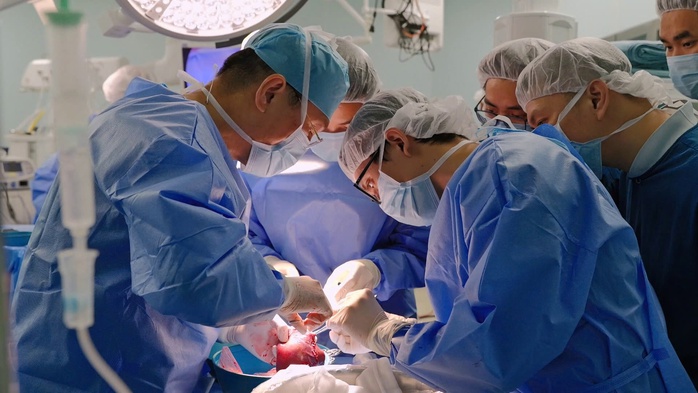 Lá gan của mẹ và phép màu hồi sinh bé gái chưa đầy 1 tuổi - Ảnh 3.