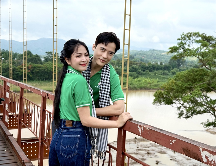 Minh Sang, Nguyễn Duy&ecirc;n Quỳnh song kiếm hợp b&iacute;ch trong MV "Việt Nam M&ugrave;a Xu&acirc;n Mới" - Ảnh 3.