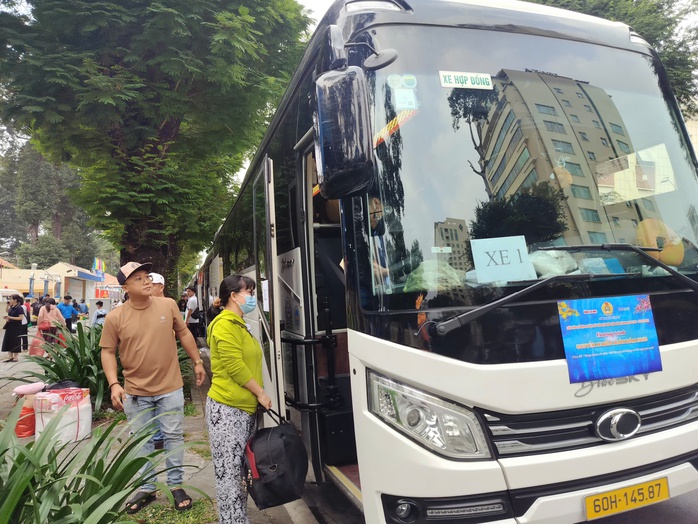 Rộn r&agrave;ng niềm vui sum họp - Ảnh 1.