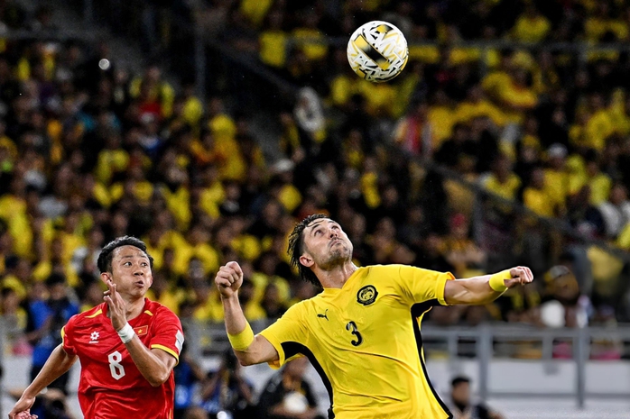 FAM từ chức: nước cờ tránh án phạt nặng cho bóng đá Malaysia? - Ảnh 2.