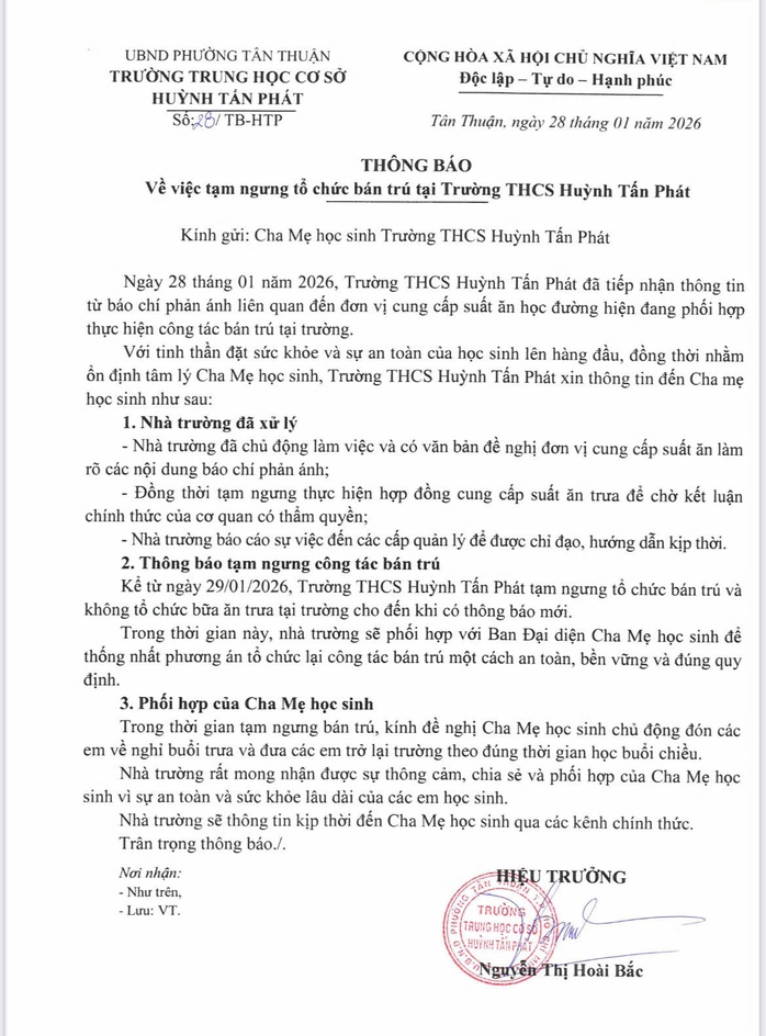 Nhiều trường học ở TPHCM tạm ngưng b&aacute;n tr&uacute; sau nghi vấn thực phẩm kh&ocirc;ng an to&agrave;n  - Ảnh 1.