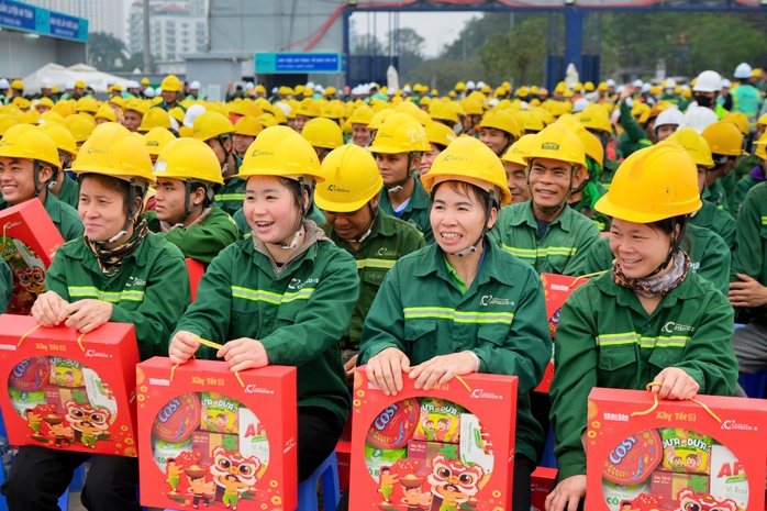 "Xây Tết 2026" trao quà cho hơn 1.100 công nhân tại Hà Nội - Ảnh 3.