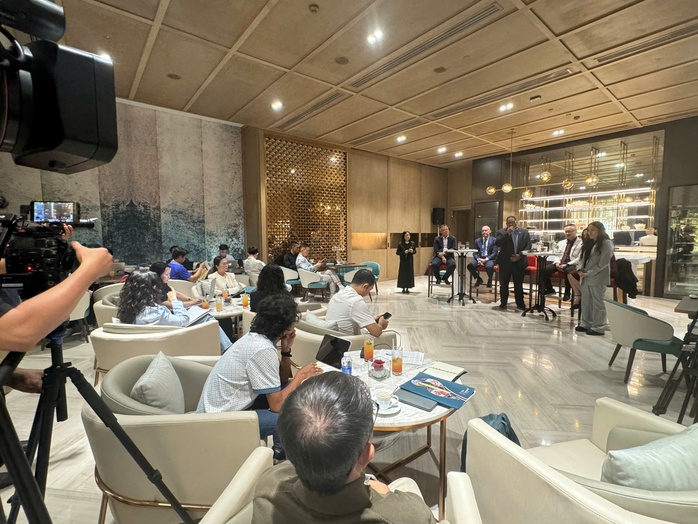 Liên đoàn Quyền Anh quốc tế "nhập gia không tùy tục" - Ảnh 2.