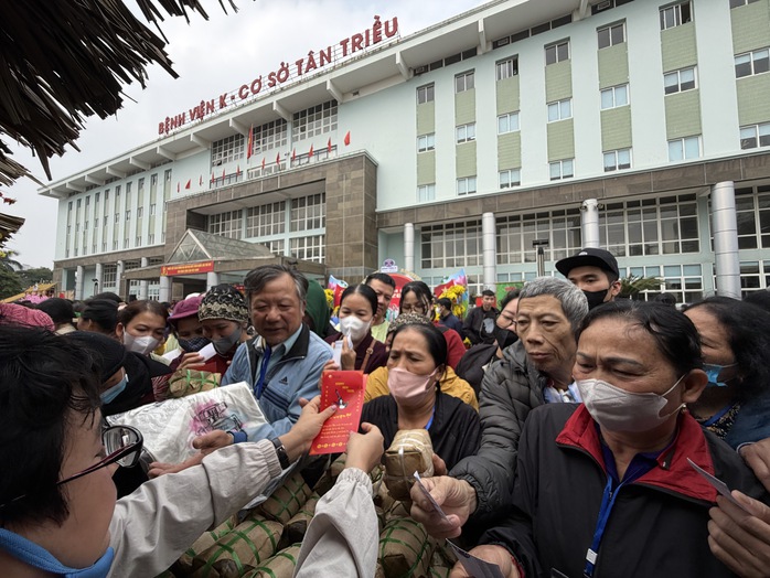 Gian hàng 0 đồng tiếp sức bệnh nhân ung thư đón Tết - Ảnh 1.