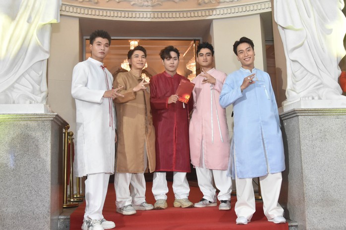 VIDEO: Sao Việt bật m&iacute; &yacute; nghĩa trang phục thảm đỏ Mai V&agrave;ng lần thứ 31 - Ảnh 7.