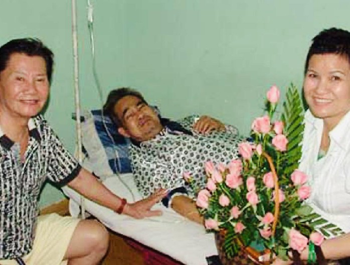 Nghệ sĩ Ngân Tuấn viếng mộ Bầu Quới. nhớ mãi ân tình khó phai - Ảnh 2.