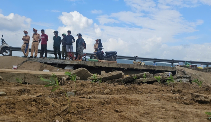 Sập bờ k&egrave; Đắk Lắk khiến 4 người tử vong , c&ocirc;ng điện khẩn từ Chủ tịch UBND tỉnh - Ảnh 1.