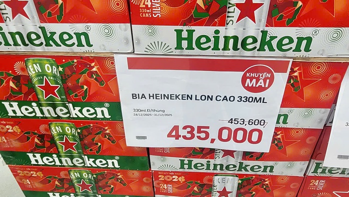 Bia Tết 2026 khuyến m&atilde;i hấp dẫn nhưng vẫn ế kh&aacute;ch trong m&ugrave;a lễ hội - Ảnh 4.