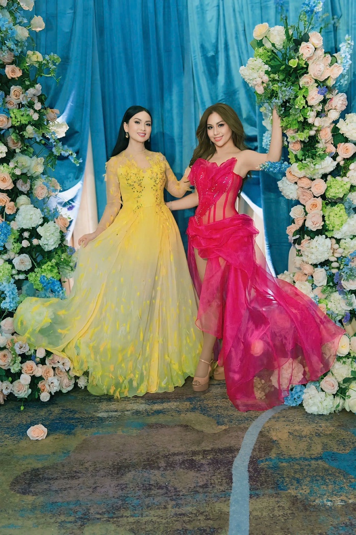 Hà Phương rạng rỡ đầm vàng, "đọ dáng" cùng Minh Tuyết - Ảnh 3.