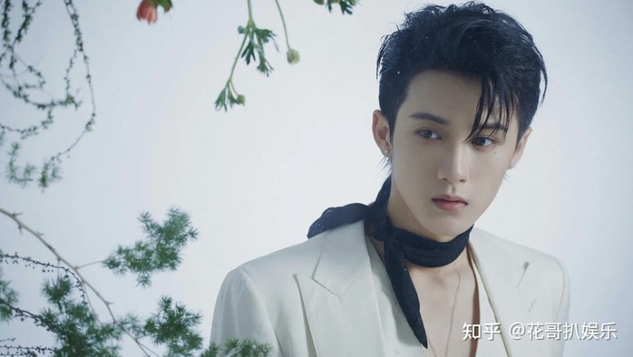 Thêm "Hồng tỷ" gây sốc, tự xưng mập mờ loạt mỹ nam đình đám - Ảnh 4.