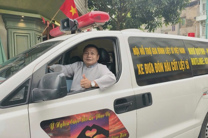 "G&atilde; g&agrave;n" v&agrave; những "chuyến xe 0 đồng" - Ảnh 1.