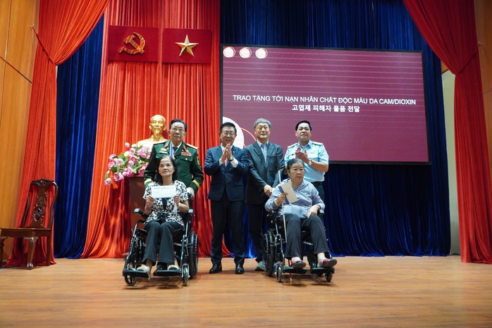 Hỗ trợ bền bỉ cho nạn nh&acirc;n chất độc da cam/dioxin - Ảnh 1.