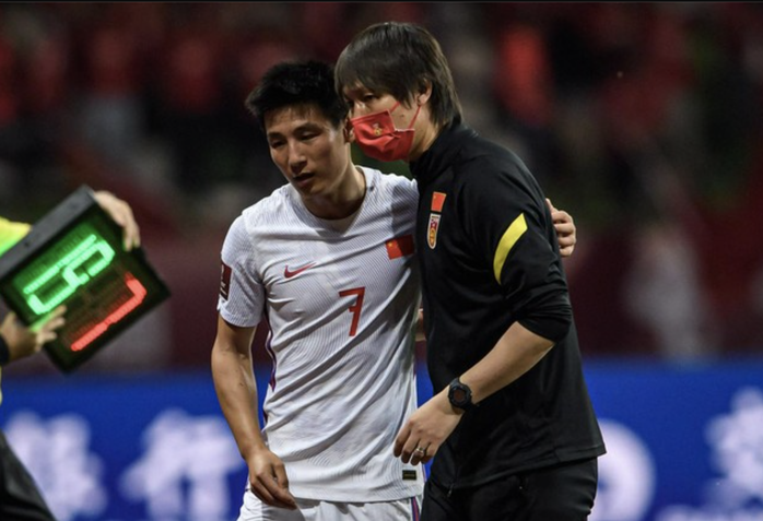 B&oacute;ng đ&aacute; Trung Quốc: 73 &aacute;n cấm suốt đời v&agrave; c&uacute; sốc Chinese Super League - Ảnh 1.