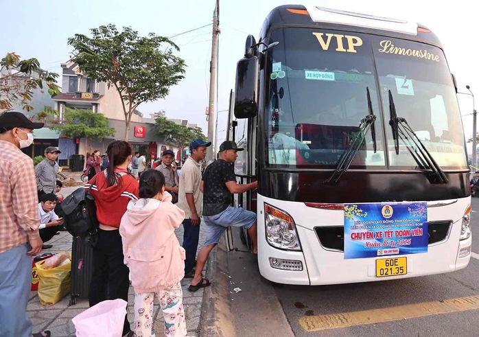 Đồng Nai tổ chức h&agrave;ng trăm chuyến xe miễn ph&iacute; đưa c&ocirc;ng nh&acirc;n về qu&ecirc; ăn Tết - Ảnh 1.