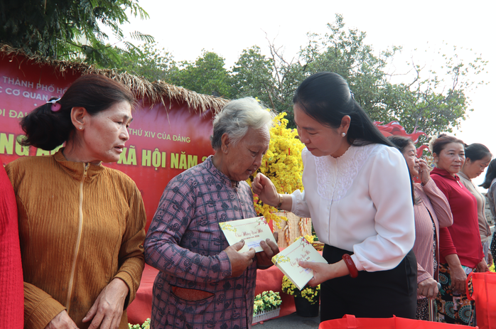 "Xu&acirc;n sẻ chia" đến với x&atilde; đảo duy nhất của TPHCM - Ảnh 5.