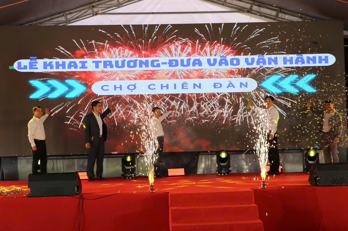 Chợ Chi&ecirc;n Đ&agrave;n ở Đ&agrave; Nẵng ch&iacute;nh thức đi v&agrave;o hoạt động phục vụ tiểu thương - Ảnh 3.