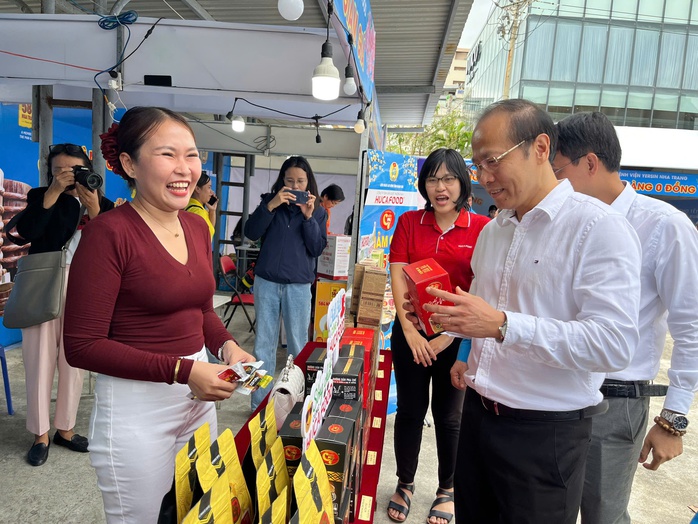 Khánh Hoà hơn 61 tỷ đồng chăm lo Tết Bính Ngọ 2026 cho đoàn viên, người lao động - Ảnh 7.