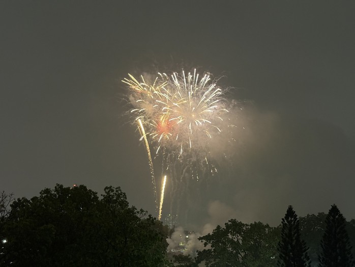 TPHCM chốt danh s&aacute;ch h&agrave;ng loạt địa điểm bắn ph&aacute;o hoa v&agrave;o đ&ecirc;m giao thừa Tết B&iacute;nh Ngọ - Ảnh 1.