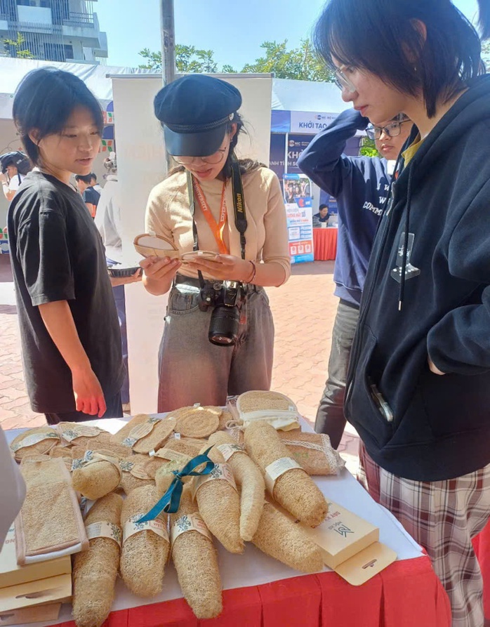 Qu&agrave; Tết xơ mướp thi&ecirc;n nhi&ecirc;n ch&aacute;y h&agrave;ng trong dịp Tết B&iacute;nh Ngọ 2026 - Ảnh 3.