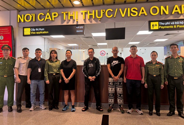 Truy bắt thành công 3 đối tượng truy nã đặc biệt nguy hiểm lẩn trốn tại Thái Lan - Ảnh 1.