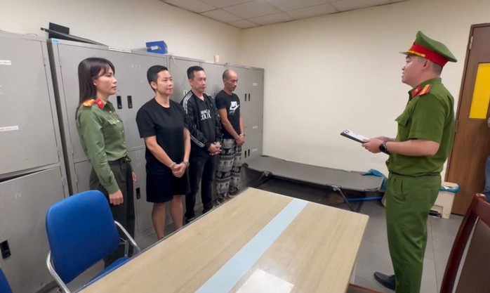 Truy bắt thành công 3 đối tượng truy nã đặc biệt nguy hiểm lẩn trốn tại Thái Lan - Ảnh 2.