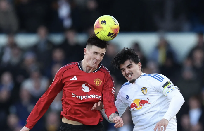 "Derby hoa hồng" nóng bỏng, Man United lại bị Leeds United cầm hòa - Ảnh 1.