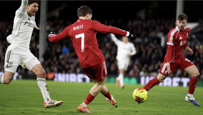 Liverpool đ&aacute;nh rơi chiến thắng ở ph&uacute;t b&ugrave; giờ thứ 7 - Ảnh 3.