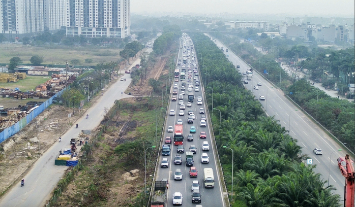 Nhiều tuyến đường ở H&agrave; Nội &ugrave;n ứ sau kỳ nghỉ Tết Dương lịch 2026 - Ảnh 2.