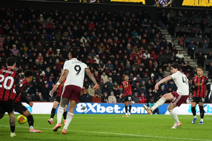  Khoảnh khắc Declan Rice &ldquo;giật&rdquo; chức v&ocirc; địch Ngoại hạng Anh cho Arsenal   - Ảnh 1.