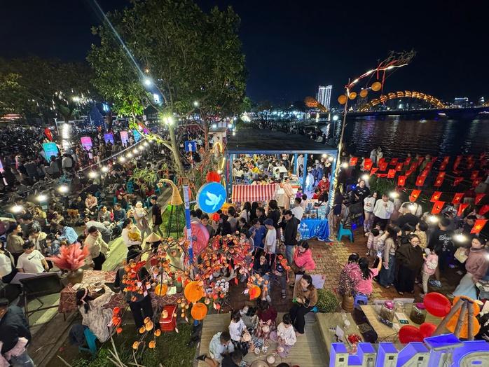 Doanh thu du lịch Đà Nẵng đạt 2 . 445 Tỉ đồng trong dịp Tết Dương lịch 2026 - Ảnh 1. Doanh thu du lịch Đà Nẵng đạt 2 . 445 Tỉ đồng trong dịp Tết Dương lịch 2026 - Ảnh 1.