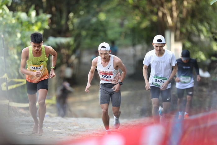 Ho&agrave;ng Nguy&ecirc;n Thanh lần thứ 10 v&ocirc; địch Giải việt d&atilde; "Chinh phục đỉnh cao B&agrave; R&aacute;" - Ảnh 3.