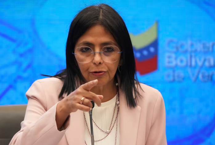 Tổng thống l&acirc;m thời Venezuela cứng rắn với Mỹ - Ảnh 1.