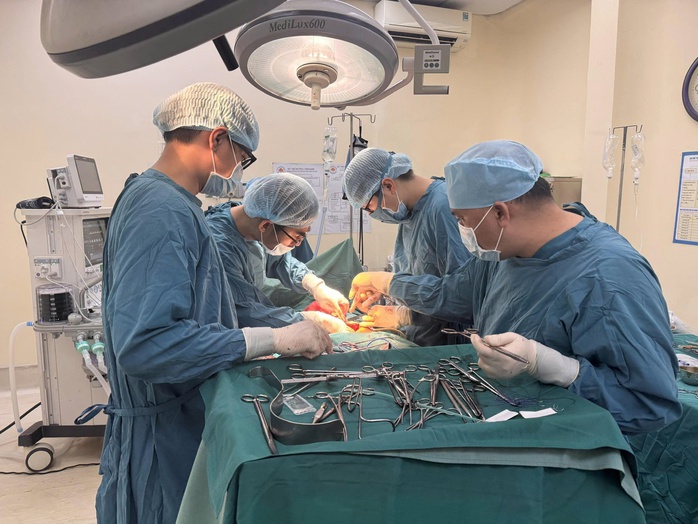 Cắt b&agrave;ng quang để cứu bệnh nh&acirc;n ung thư cuối - Ảnh 1.