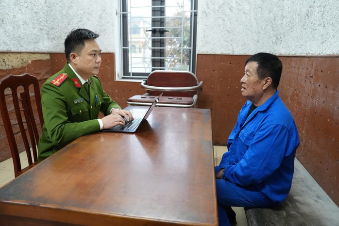 Đột k&iacute;ch sới bạc Vịnh Hạ Long , tạm giữ 30 đối tượng li&ecirc;n quan đến đ&aacute;nh bạc - Ảnh 2.