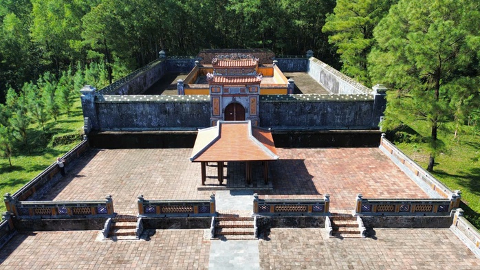 Lăng mộ vua Thiệu Trị lại “lòi” thêm một công trình “sáng tác mới” - Ảnh 2.