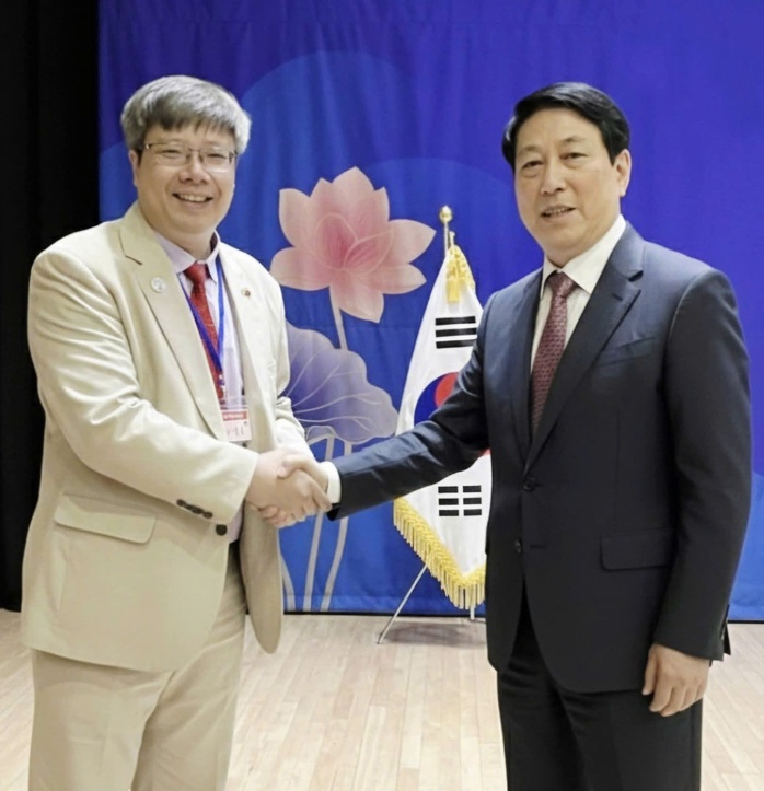 Hướng về đất mẹ Việt Nam - Ảnh 1.