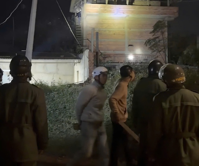 Truy tìm nghi phạm giết em vợ dìm dưới ao tại Đắk Lắk - Ảnh 1. Truy tìm nghi phạm giết em vợ dìm dưới ao tại Đắk Lắk - Ảnh 1.