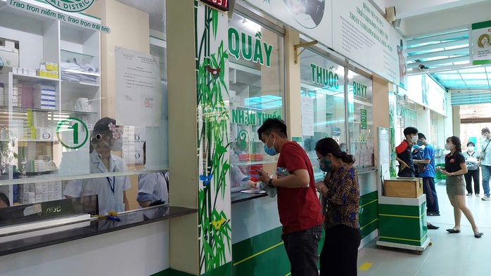 TPHCM tổ chức lại Trạm Y tế từ 2026, người bệnh khám BHYT ra sao? - Ảnh 1.