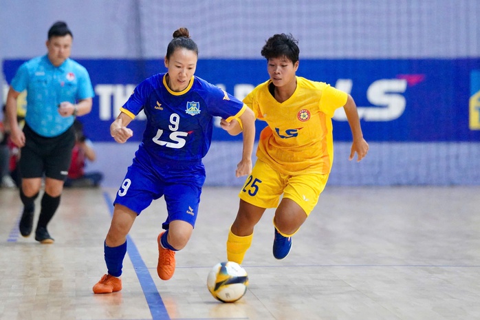 H&agrave; Nội thắng kịch t&iacute;nh, Th&aacute;i Sơn Nam TP HCM v&ocirc; địch sớm 1 v&ograve;ng - Ảnh 2.