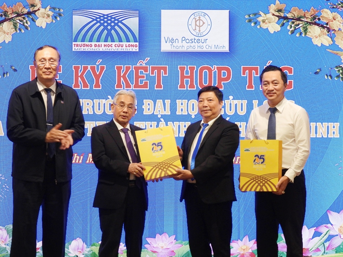 Trường Đại học Cửu Long ký hợp tác với Viện Pasteur TPHCM - Ảnh 6.