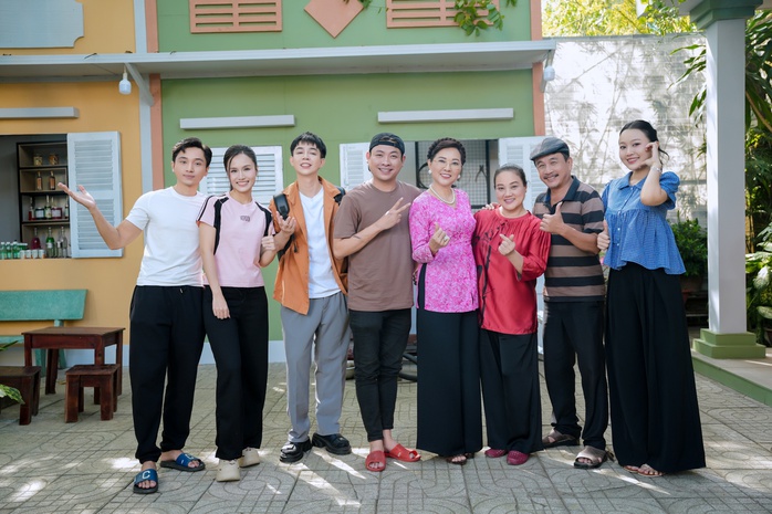 Diễn viên Phương Dung tiết lộ "áo vía" từ cả trăm áo bà ba đủ màu - Ảnh 4.