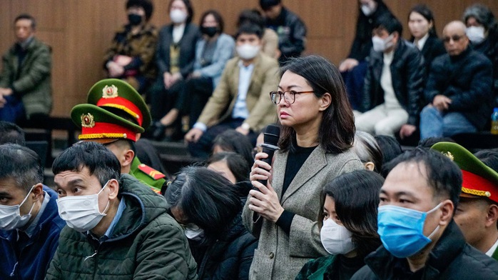 Nữ cựu Cục trưởng Trần Việt Nga phủ nhận nhận hối lộ trong vụ án tại Cục An toàn thực phẩm - Ảnh 1. Nữ cựu Cục trưởng Trần Việt Nga phủ nhận nhận hối lộ trong vụ án tại Cục An toàn thực phẩm - Ảnh 1.