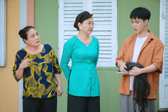 Diễn viên Phương Dung tiết lộ "áo vía" từ cả trăm áo bà ba đủ màu - Ảnh 9.