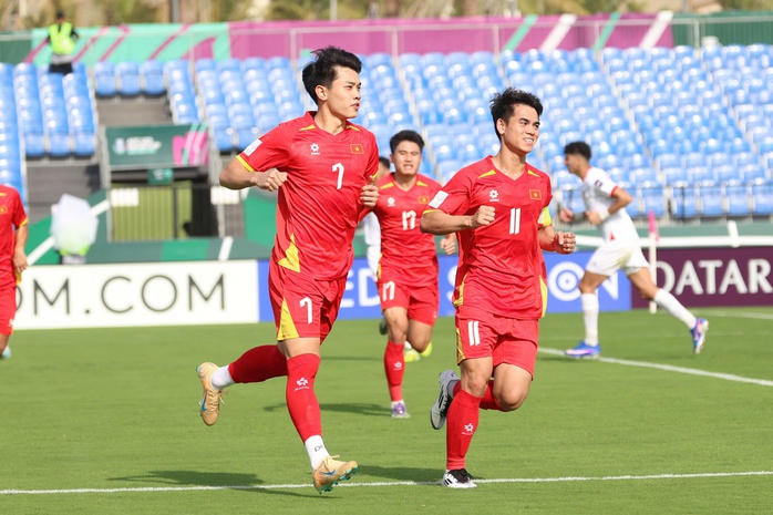 Đ&igrave;nh Bắc tỏa s&aacute;ng gi&uacute;p U23 Việt Nam thắng U23 Jordan - Ảnh 4.