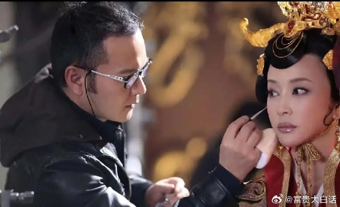 Lưu Hiểu Kh&aacute;nh t&aacute;i diễn V&otilde; Tắc Thi&ecirc;n ở tuổi 76 - Ảnh 1.